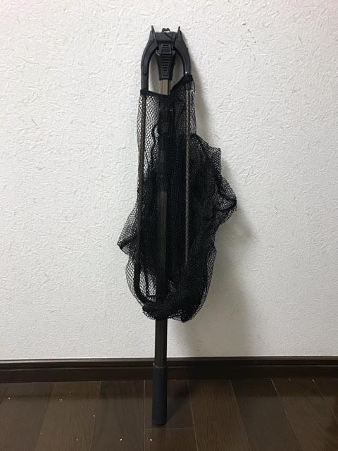 猫捕獲網を折り畳んだところ